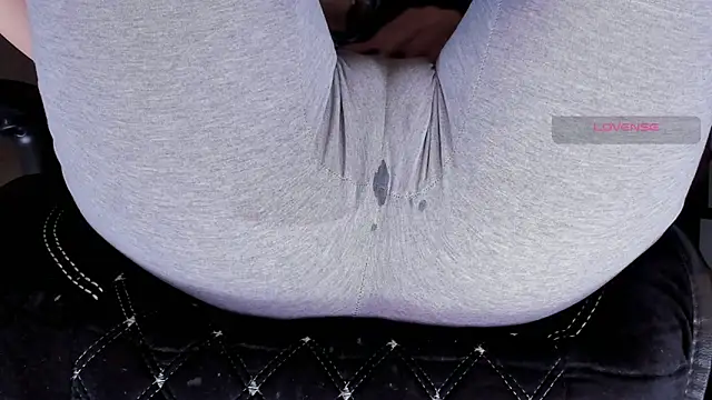 Cameltoe squirt inPants online show from September 9, 2025, 3:44 pm