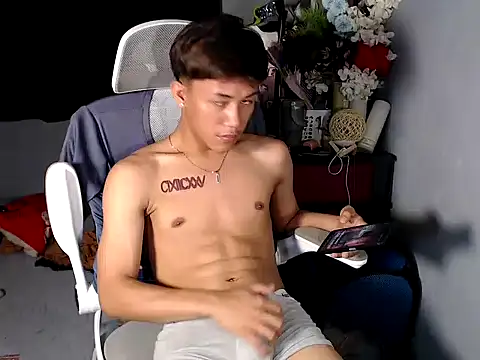 naughtyboyloy 0 online show from April 3, 2026, 6:17 pm