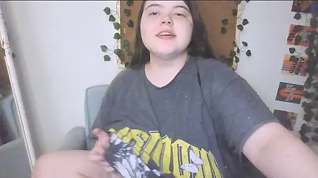 brattyprincessemma online show from September 13, 2025, 5:46 pm