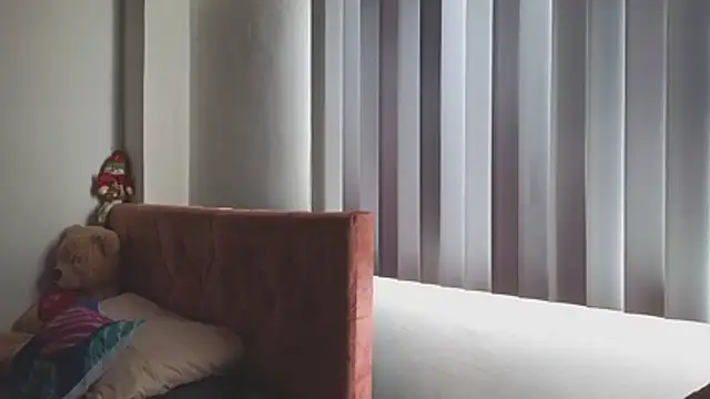 Crystal Star  online show from November 24, 2025, 3:23 pm