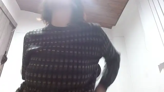 Crystal Star  online show from March 12, 2026, 12:39 am