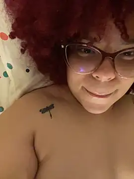 Enyagleam  online show from September 28, 2025, 2:39 am