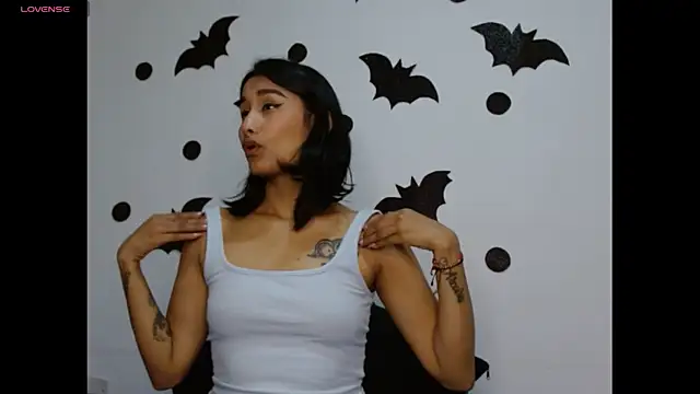 Gia Lee online show from October 26, 2025, 2:28 am