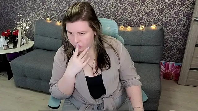 Snapshot of Lillit__ chatting on October 21, 2025, 8:42 pm Lillit online show from October 21, 2025, 8:42 pm