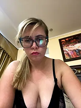 Snapshot of Crystal00Girl chatting on September 13, 2025, 9:47 pm Crystal00Girl online show from September 13, 2025, 9:47 pm
