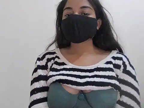 Snapshot of Little_toy_girl chatting on February 20, 2026, 6:48 am Little toy girl online show from February 20, 2026, 6:48 am