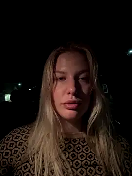 Snapshot of Chloemillerrxx chatting on September 18, 2025, 3:41 am Chloemillerrxx online show from September 18, 2025, 3:41 am