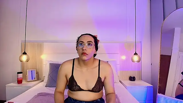 alehia cute online show from October 9, 2025, 10:19 pm