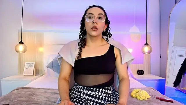 alehia cute online show from November 13, 2025, 11:14 pm