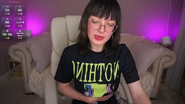 Pixie Peachh online show from September 30, 2025, 1:16 pm