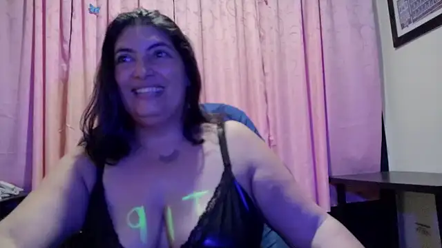 lina maria99 online show from April 7, 2026, 1:50 am