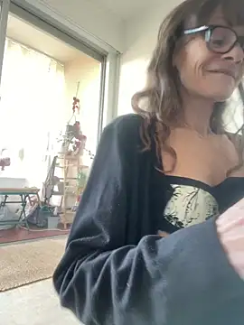 Chris06d22xh online show from November 29, 2025, 2:20 pm