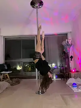 Chris06d22xh online show from February 25, 2026, 9:24 pm