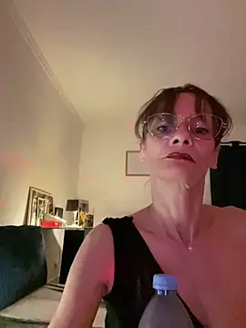 Chris06d22xh online show from June 6, 2026, 9:52 pm