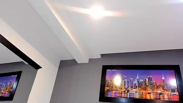 Snapshot of CharlotteCottin chatting on February 4, 2026, 11:27 am CharlotteCottin online show from February 4, 2026, 11:27 am