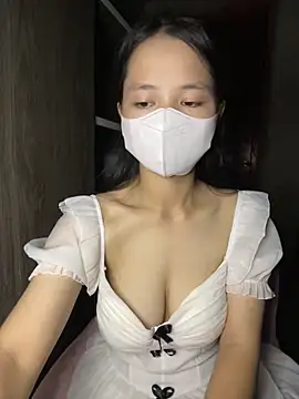 Hana-44 online show from October 15, 2025, 6:41 pm