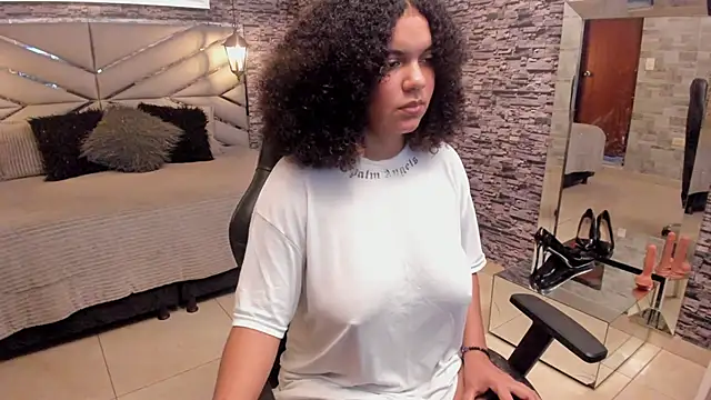 BellyBigBoobs online show from November 24, 2025, 3:23 pm