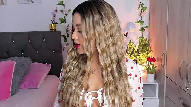 Snapshot of isajonnes18 chatting on October 16, 2025, 2:34 am isajonnes18 online show from October 16, 2025, 2:34 am