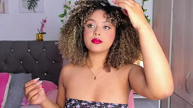 Snapshot of isajonnes18 chatting on October 18, 2025, 3:09 am isajonnes18 online show from October 18, 2025, 3:09 am