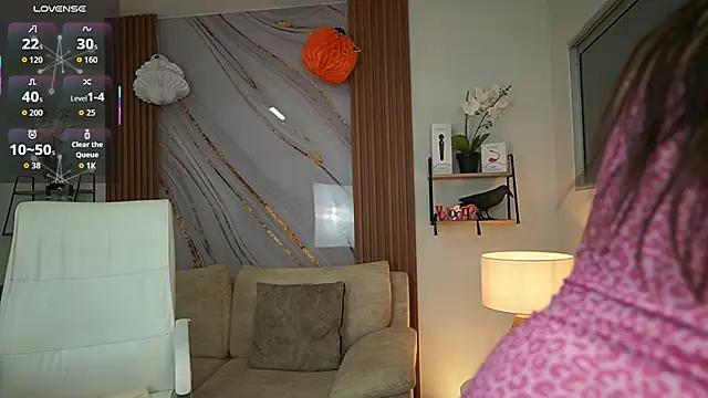 MilaCrave online show from October 29, 2025, 11:34 am