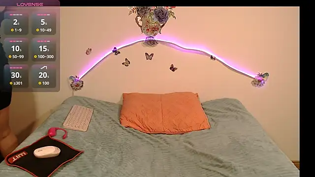 angelyxs online show from September 19, 2025, 5:24 pm