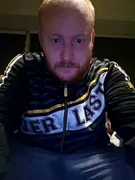 svenni2525 online show from November 23, 2025, 10:20 pm