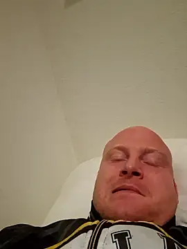 svenni2525 online show from January 10, 2026, 4:42 pm