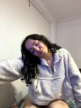 Snapshot of aliceclair_ chatting on October 12, 2025, 6:01 am aliceclair  online show from October 12, 2025, 6:01 am