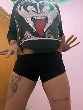 Snapshot of agathahoty chatting on October 28, 2025, 10:34 pm agathahoty online show from October 28, 2025, 10:34 pm