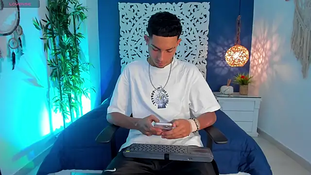 Snapshot of Adonis_WB chatting on October 2, 2025, 8:38 pm Adonis WB online show from October 2, 2025, 8:38 pm