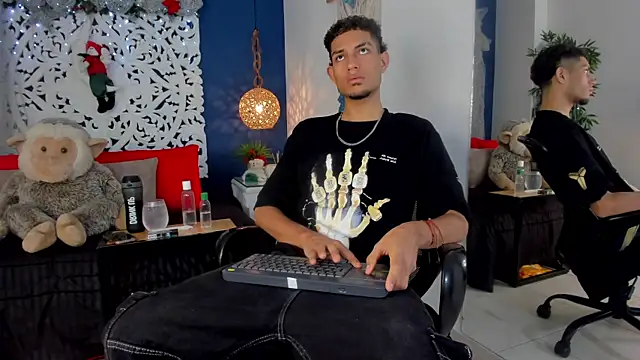 Adonis WB online show from December 14, 2025, 4:29 am