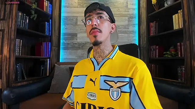 Donovan Desmond online show from November 18, 2025, 9:52 pm