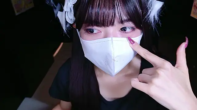 Azusa DoMybest online show from November 18, 2025, 4:06 am