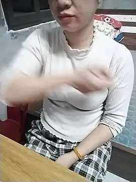 Mie rose online show from January 14, 2026, 12:27 am