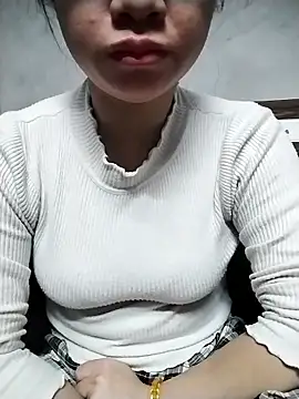 Mie rose online show from February 10, 2026, 1:04 pm