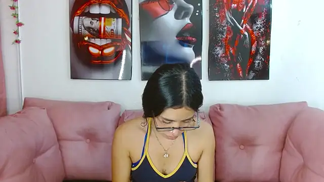 Miahotcs1 online show from April 8, 2026, 3:23 pm