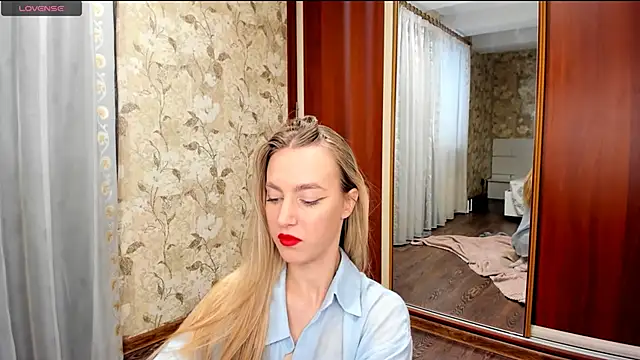 mishapallmer online show from November 29, 2025, 9:23 am