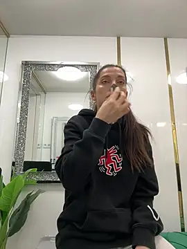 EllyLynn online show from February 28, 2026, 7:26 pm