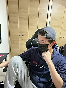 jiji9253 online show from April 19, 2026, 5:29 am