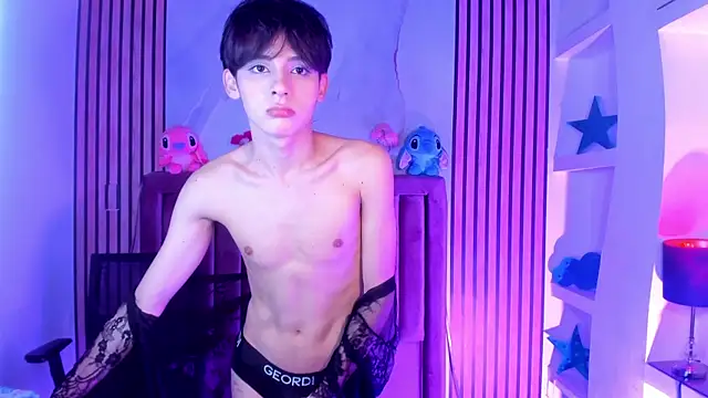 MathiasGreen  online show from December 5, 2025, 3:04 am