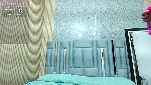 Snapshot of shyblacksweetiee chatting on February 15, 2026, 8:05 pm shyblacksweetiee online show from February 15, 2026, 8:05 pm