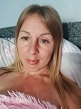 LunaSugarX online show from September 19, 2025, 11:33 am