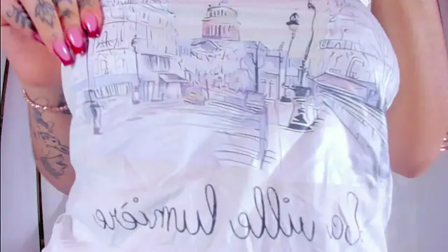 bonnie sm online show from November 12, 2025, 7:35 pm