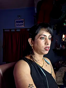 Love Beauty01 online show from April 18, 2026, 6:56 pm