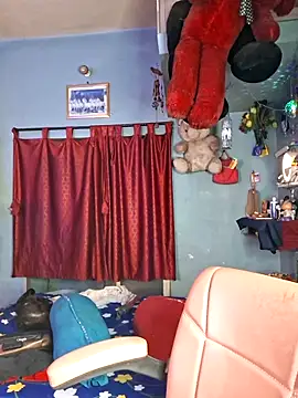 Love Beauty01 online show from April 18, 2026, 7:58 pm