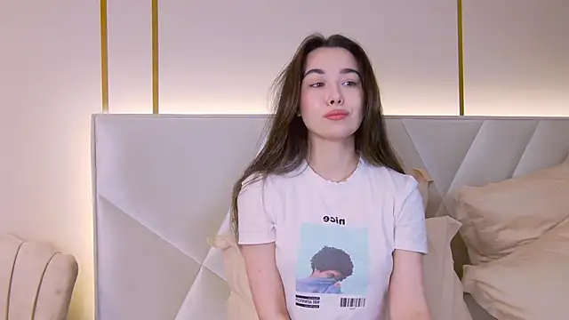 MiaMarlow online show from November 10, 2025, 7:46 pm