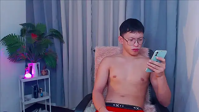 pinkcock froi2305 online show from September 21, 2025, 4:36 am