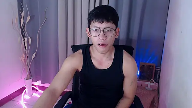 pinkcock froi2305 online show from April 8, 2026, 1:55 pm