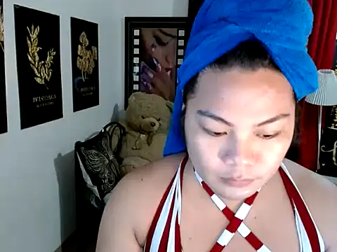Snapshot of TSbrianaHugeCock chatting on April 18, 2026, 1:59 pm TSbrianaHugeCock online show from April 18, 2026, 1:59 pm