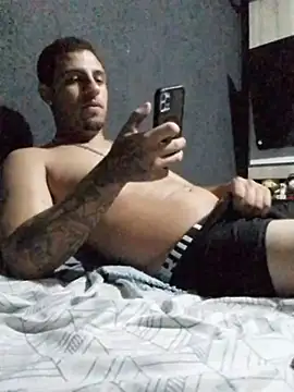 Snapshot of o-theus chatting on February 4, 2026, 7:53 pm o-theus online show from February 4, 2026, 7:53 pm